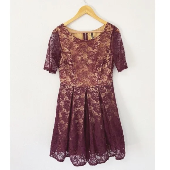 Julian Taylor Dresses | Julian Taylor Formal Lace A-Line Dress Purple 6 | Color: Gold/Purple | Size: 6 | Darlingmermaid's Closet